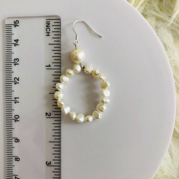 ⚠️SOLD OUT⚠️Natural Pearl Dangle Earrings - Picture 5 of 12